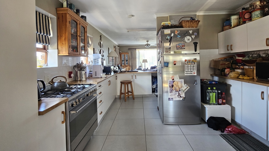5 Bedroom Property for Sale in Voelklip Western Cape